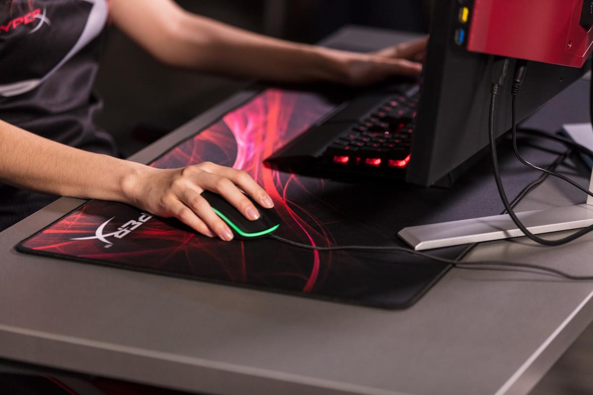 hyperx-fury-s-pro-gaming-mouse-pad-speed-edition-s-m-l-xl-summereshop-1807-11-summerEshop3.jpg